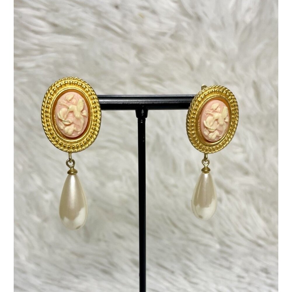 Vintage Marvella Faux Pearl Dangle Drop Earrings Gold Tone Carved Hummingbird